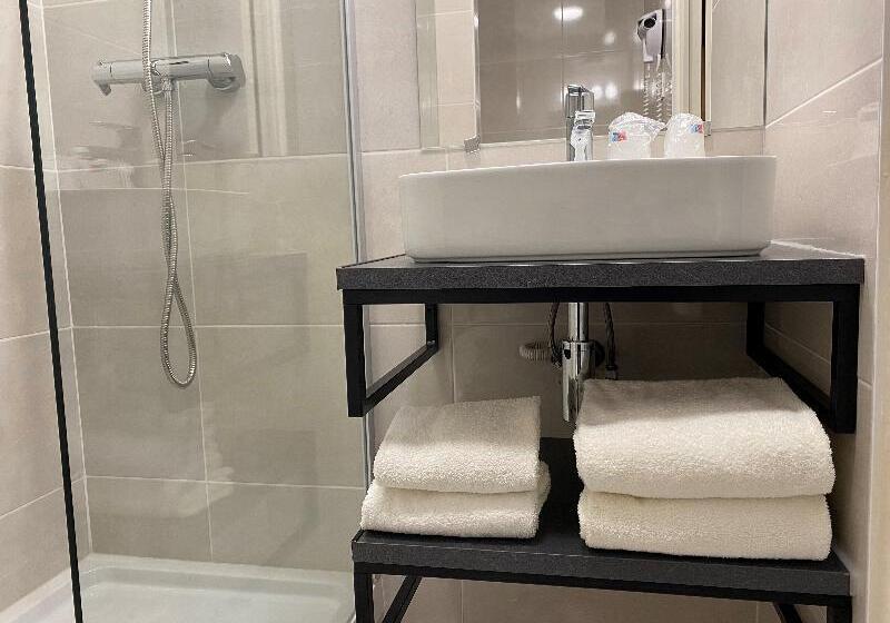 סוויטה מותאמת לאדם עם מוגבלויות, Embassy Suites Hotel Des Moines Downtown