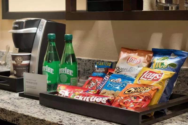 سوئیت با چشم‌انداز رودخانه, Embassy Suites Hotel Des Moines Downtown