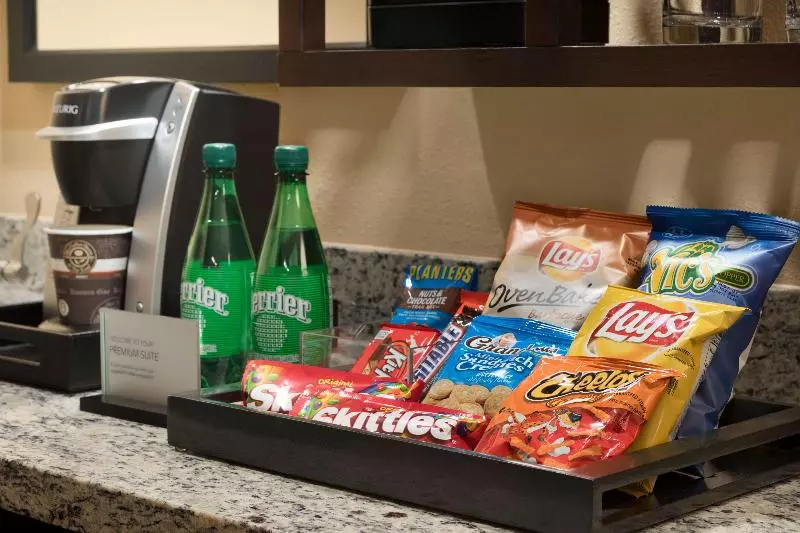 سوئیت با چشم‌انداز رودخانه, Embassy Suites Hotel Des Moines Downtown