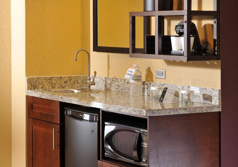 סוויטה עם נוף לנהר, Embassy Suites Hotel Des Moines Downtown