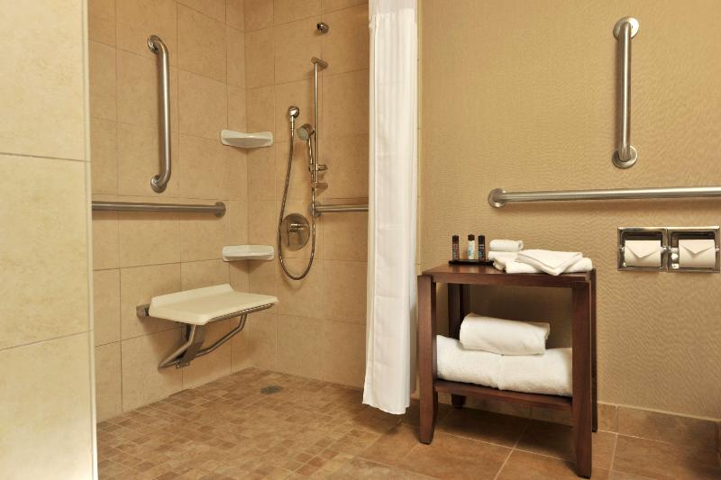 스위트, Embassy Suites Hotel Des Moines Downtown