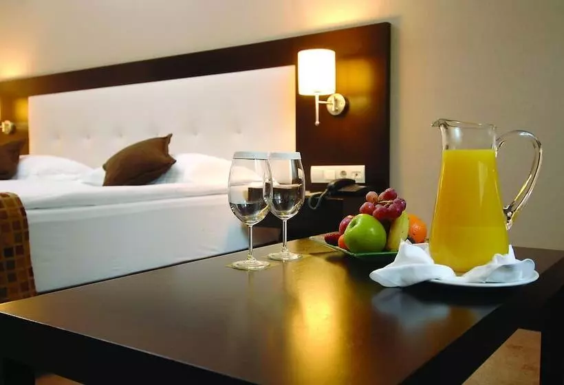 اتاق لوکس سه تخته, Eresin Hotels Topkapı