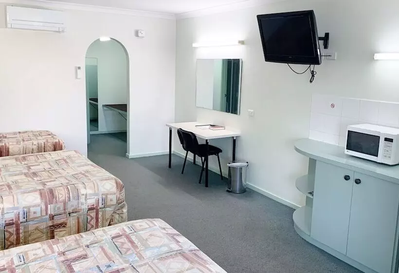 اتاق خانوادگی, Geraldton Motor Inn