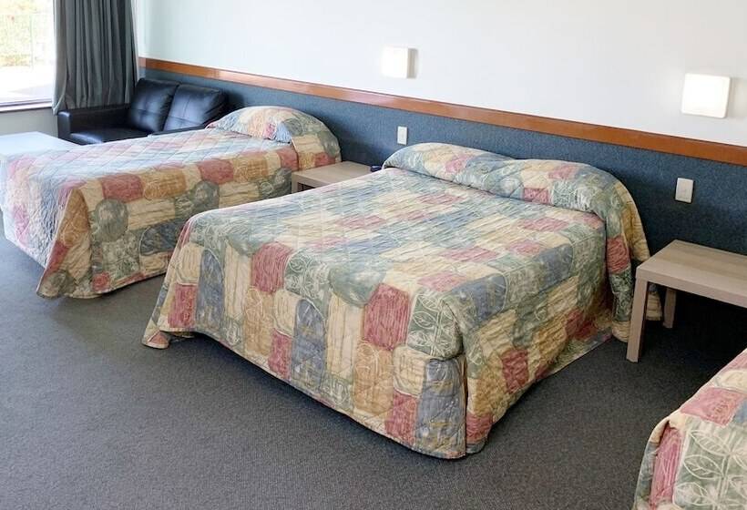 Семейный Номер, Geraldton Motor Inn