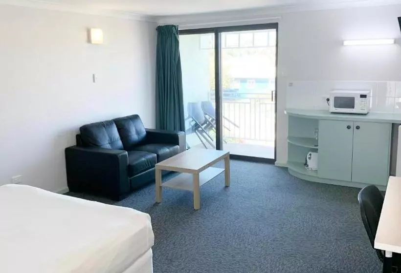 اتاق استاندارد با بالکن, Geraldton Motor Inn