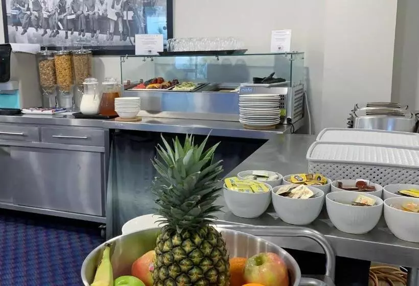 اتاق استاندارد با بالکن, Geraldton Motor Inn