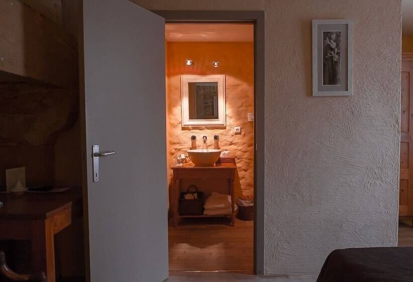 Номер Стандарт, Hôtel La Grappe D Or