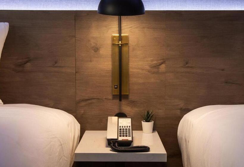 غرفة ديلوكس, The Catrina