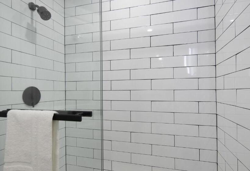 غرفة قياسية سرير كينج, The Catrina