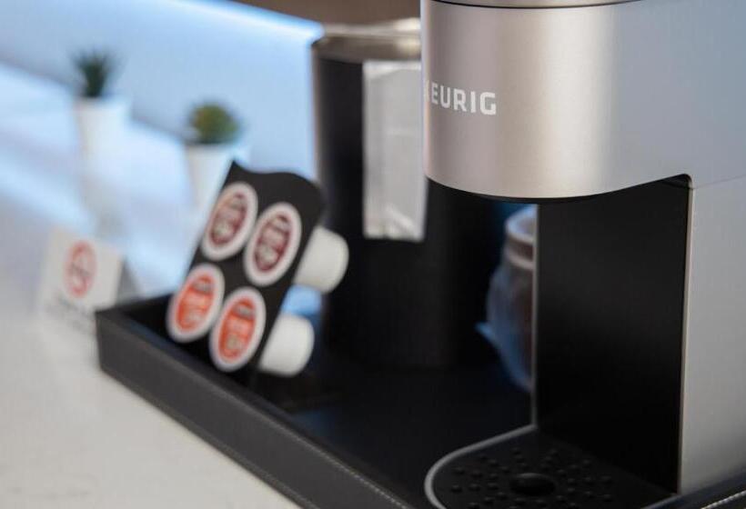 غرفة قياسية سرير كينج, The Catrina