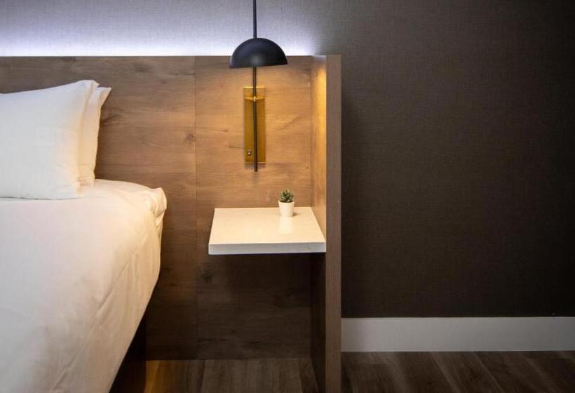 غرفة قياسية سرير كينج, The Catrina