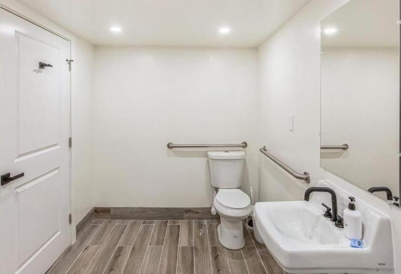 غرفة قياسية لذوى الاحتياجات الخاصة, The Catrina