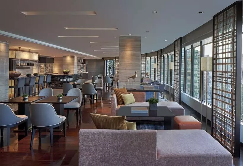 سوییت, New World Makati Hotel, Manila