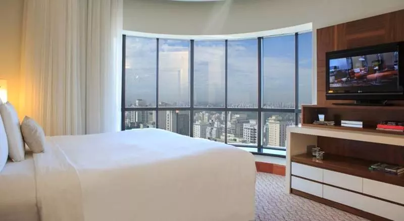 Quarto deluxe, Renaissance Sao Paulo