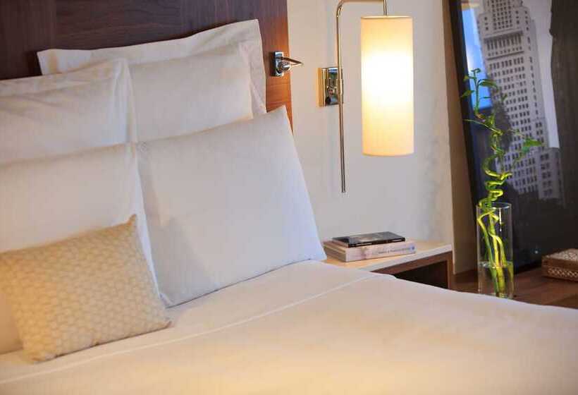 Camera Club, Renaissance Sao Paulo