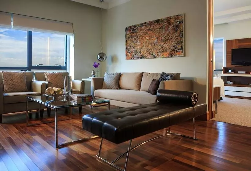 Suite Club, Renaissance Sao Paulo