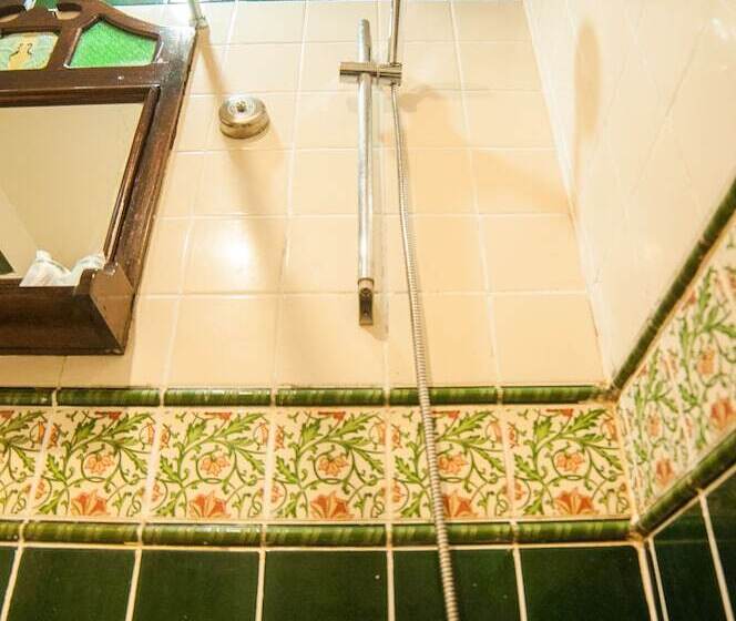 اتاق استاندارد یک نفره, The Inn At Temple Street