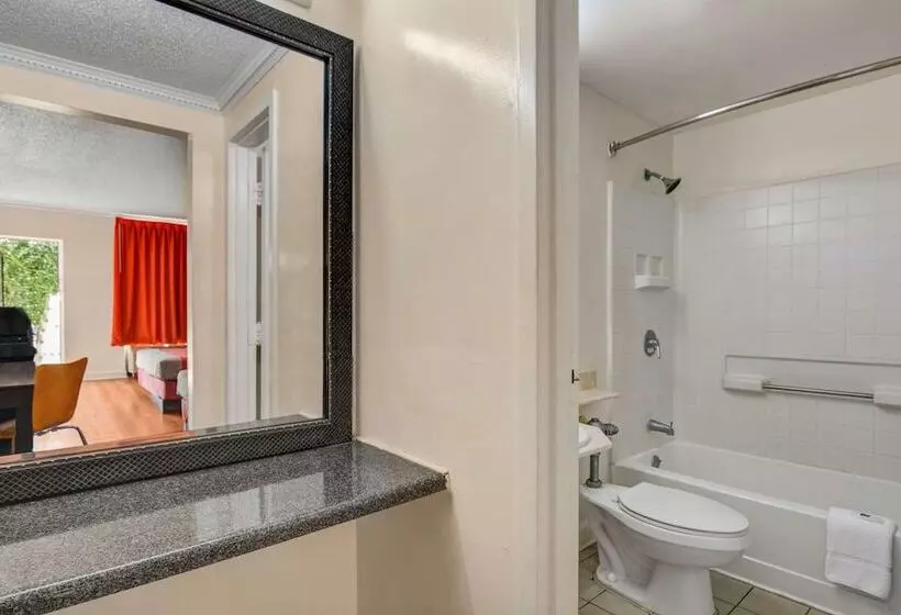 障害者適応デラックスルーム, Motel 6americus, Ga