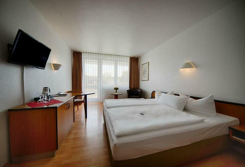 Номер Стандарт Трехместный, Comfort Hotel Bernau
