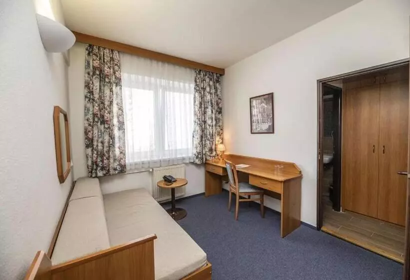 Habitación Superior, Astra