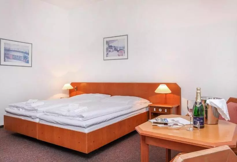 Habitación Superior, Astra