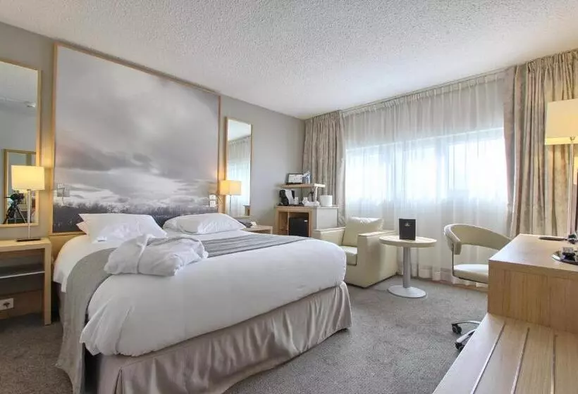 اتاق اجرایی با تخت بزرگ, Best Western Plus Paris Orly Airport