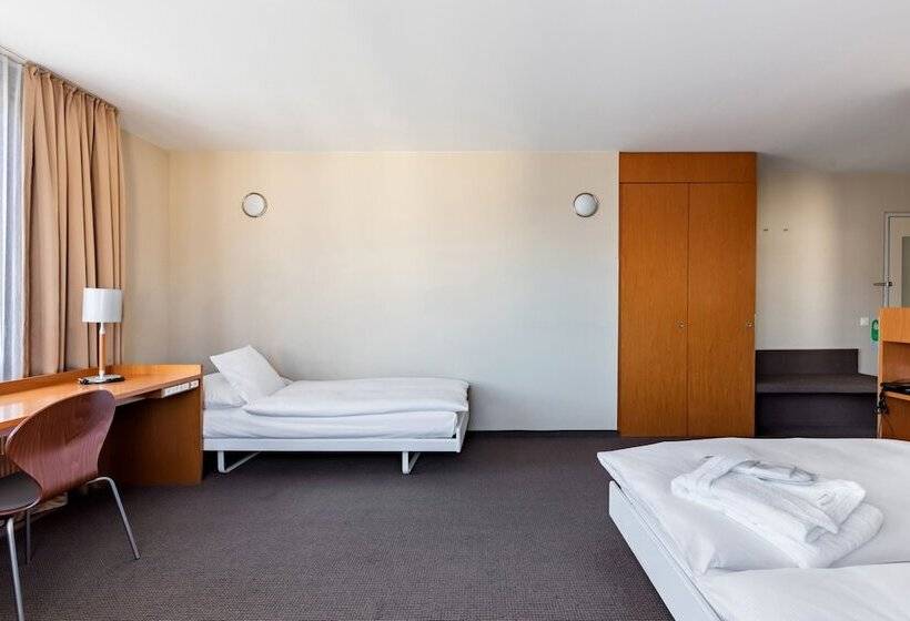 اتاق استاندارد سه نفره, Cornavin