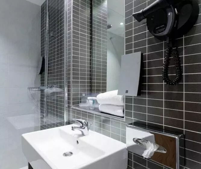 اتاق استاندارد, Holiday Inn Clermont Ferrand Centre, An Ihg