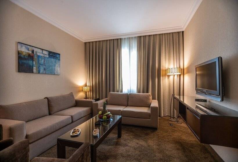 سوییت اجرایی, Lancaster Raouche