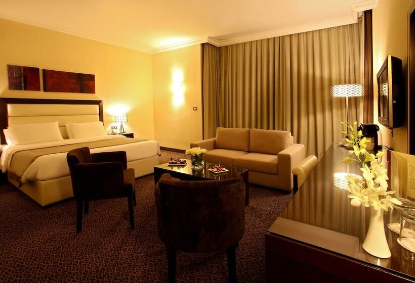 سوییت جونیور, Lancaster Raouche