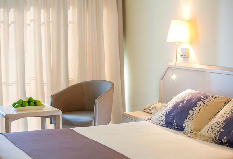 غرفة قياسية مطلّة علي البحر, Louis Imperial Beach