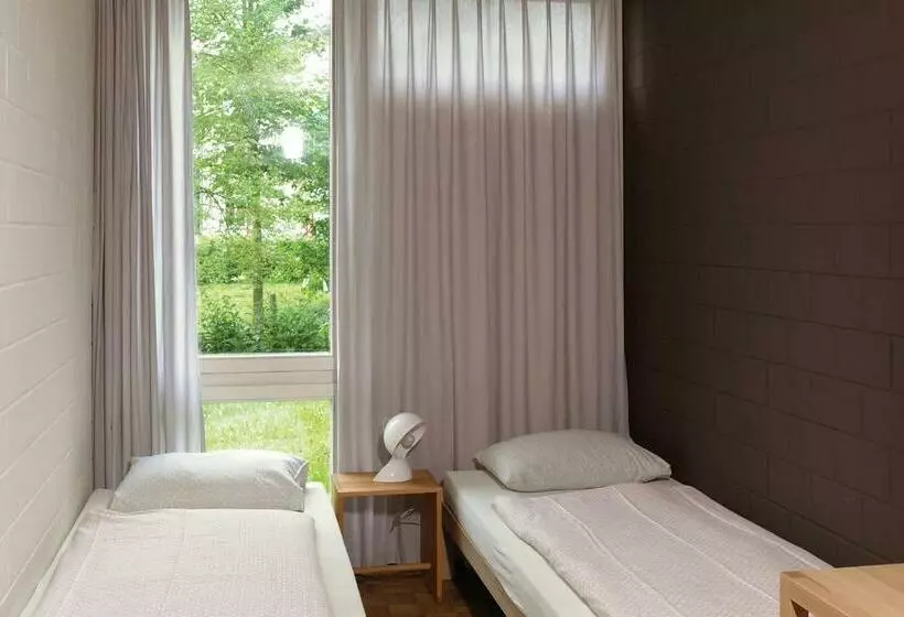 اتاق استاندارد با سرویس بهداشتی مشترک, Luzern Youth Hostel
