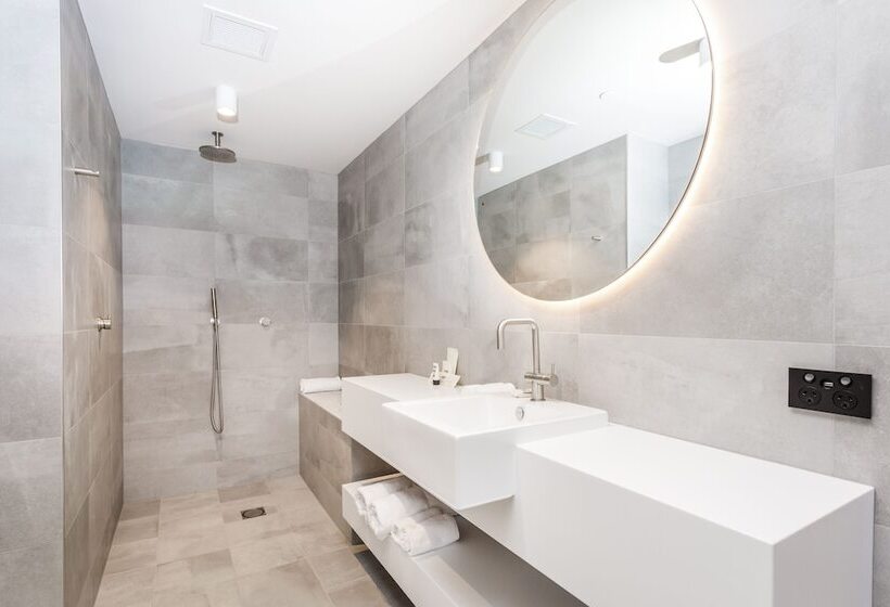 スタンダードスタジオ, Quay Perth