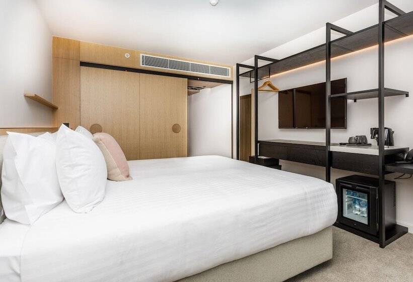 スタンダードスタジオ, Quay Perth