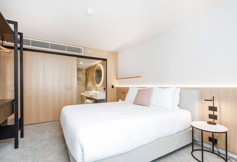 스탠다드 스튜디오, Quay Perth