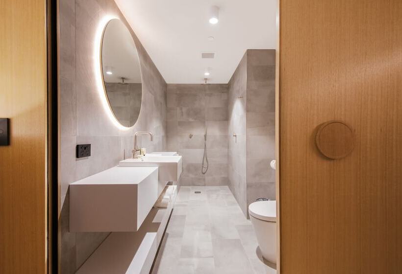 スタンダードスタジオ, Quay Perth