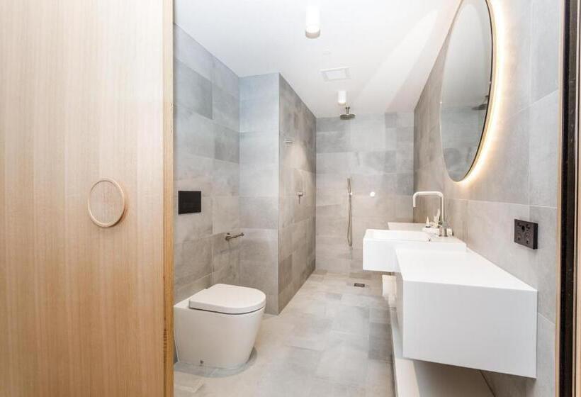 デラックススタジオ, Quay Perth