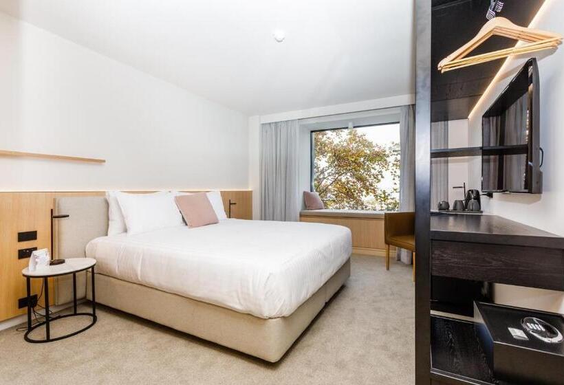 デラックススタジオ, Quay Perth