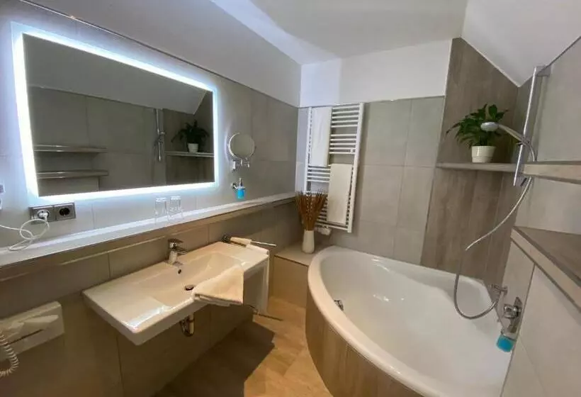 デラックスルーム, Köhlers Forsthaus Wellness & Genuss