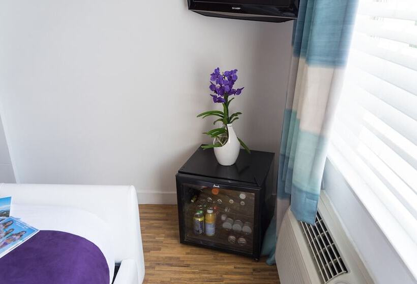 غرفه قياسيه سريرين مزدوجين, Shelley