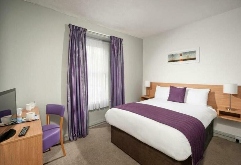 Номер Стандарт Вид на Море, The County