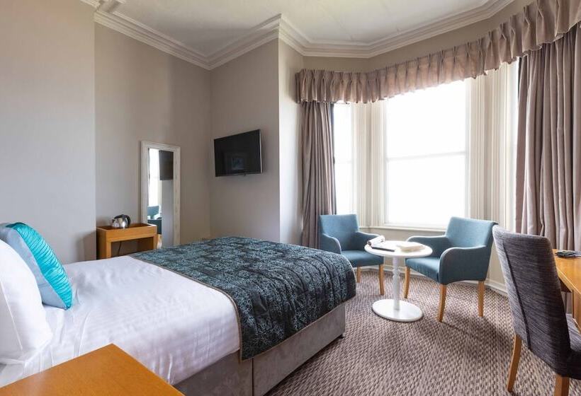 Номер Стандарт Вид на Море, The County