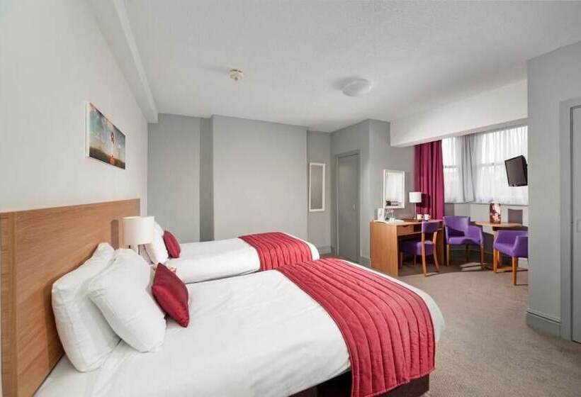 Номер Стандарт Вид на Море, The County