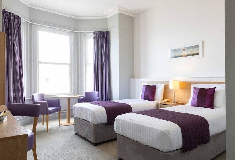 Номер Superior, The County