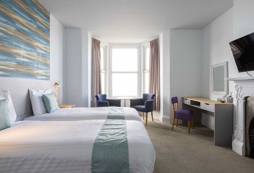 Семейный Номер, The County