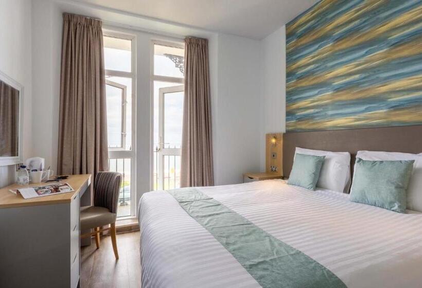 Номер Стандарт Вид на Море, The County