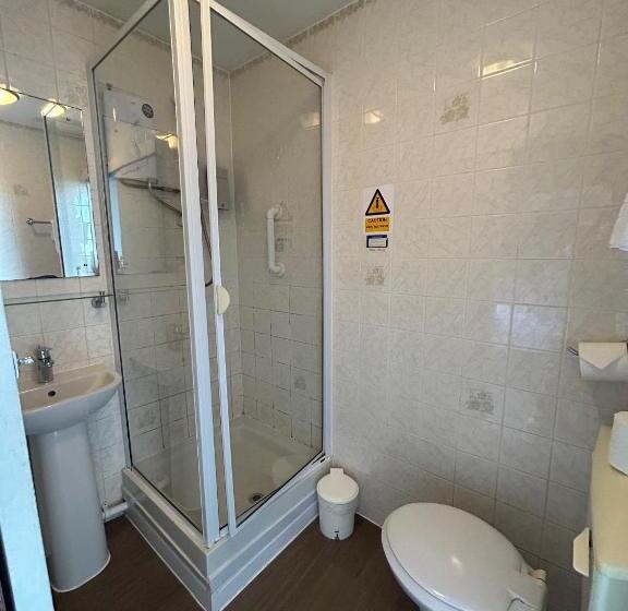 Номер Стандарт Вид на Море, The County