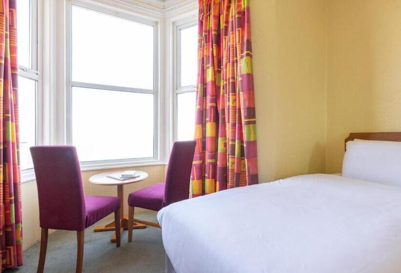 Семейный Номер, The County