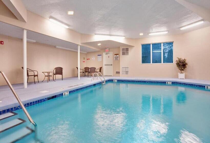 غرفة قياسية سرير كينج, Baymont By Wyndham East Windsor Bradley Airport