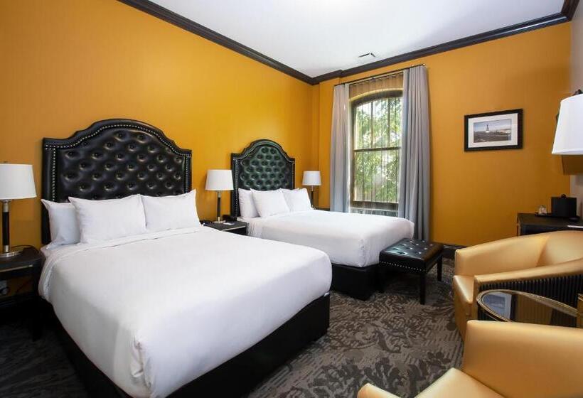 اتاق استاندارد با 2 تخت دوبل, Clarendon